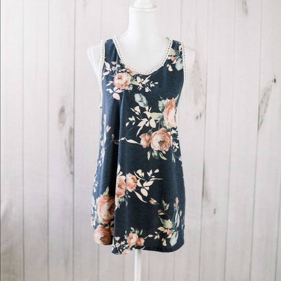 The Anna Top- navy floral sleeveless - Picture 4 of 8
